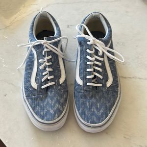 Vans tennis/ casual back to school shoes